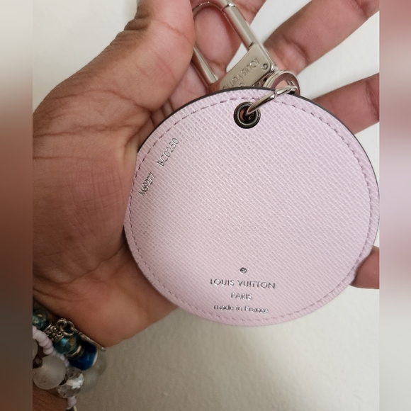 LIMITED EDITION LOUIS VUITTON ESCALE KEYCHAIN HAWAII NEW! - Picture 3 of 9